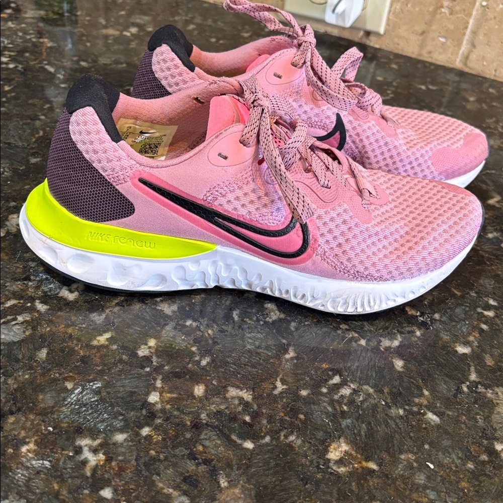 Like New Nike renew 2 trainers! Women’s 7 - Picture 2 of 10